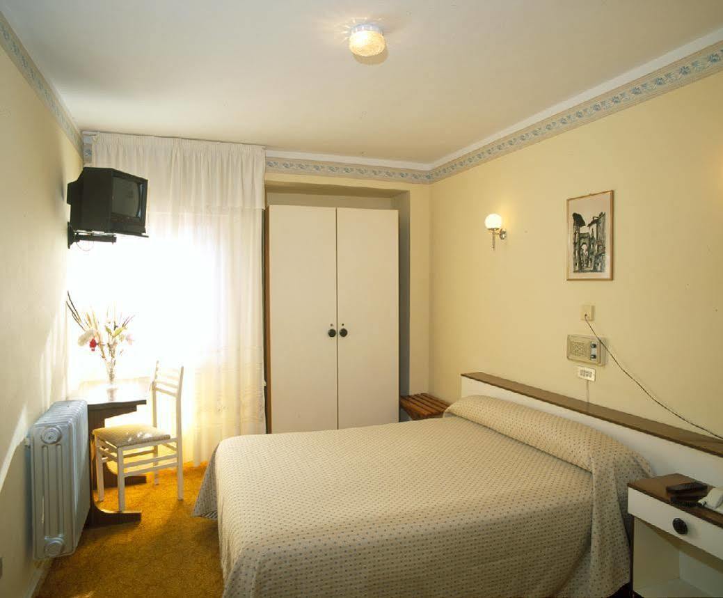 Hotel Puente De Los Santos Tapia De Casariego Exteriör bild