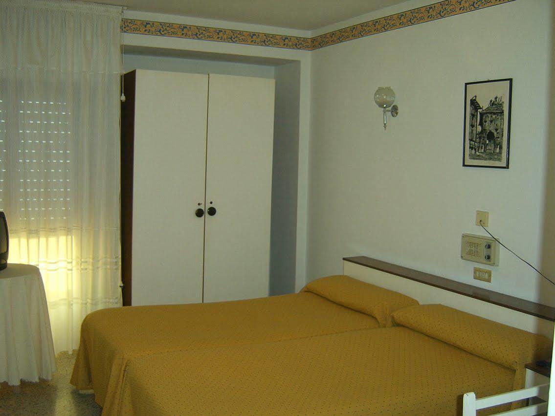 Hotel Puente De Los Santos Tapia De Casariego Exteriör bild