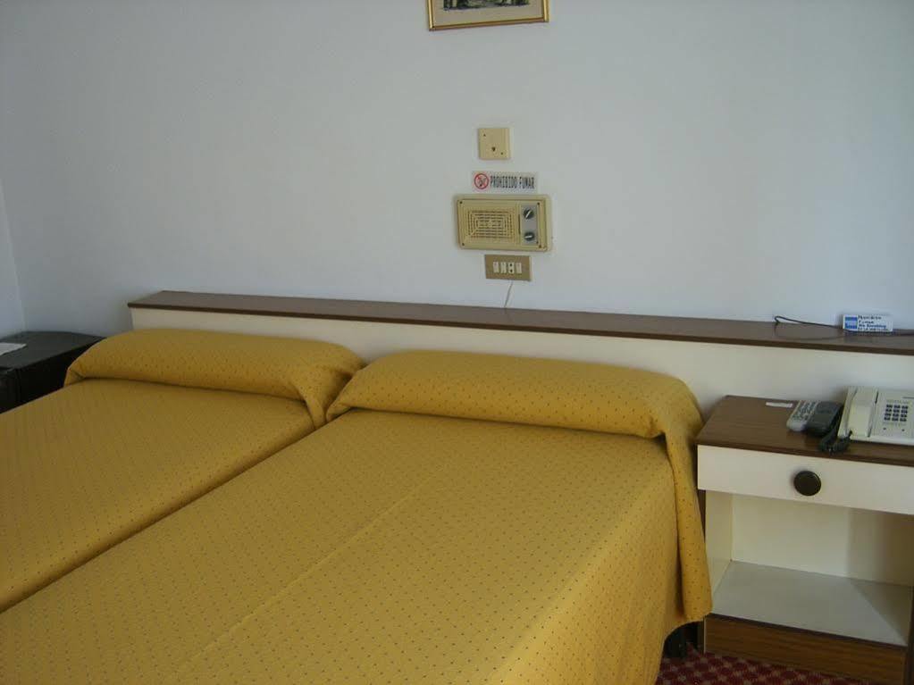 Hotel Puente De Los Santos Tapia De Casariego Exteriör bild