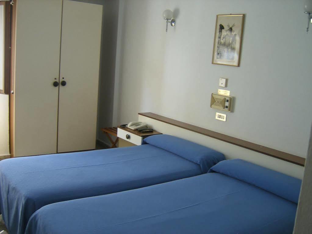 Hotel Puente De Los Santos Tapia De Casariego Exteriör bild